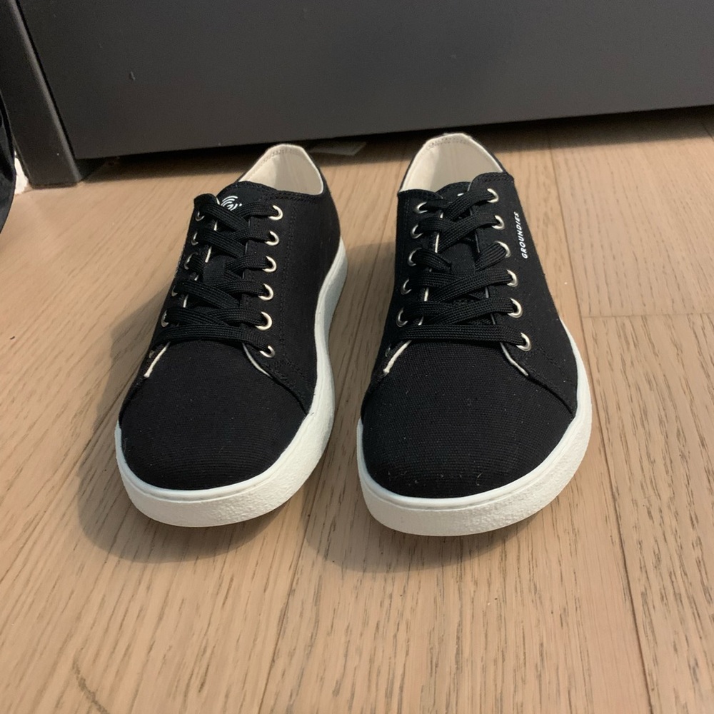 Groundies Black Lima Sneakers women’s 9